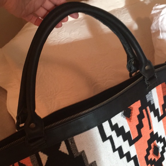 Boho Gypsy jacquard weekender bag. NWT. - Picture 5 of 5